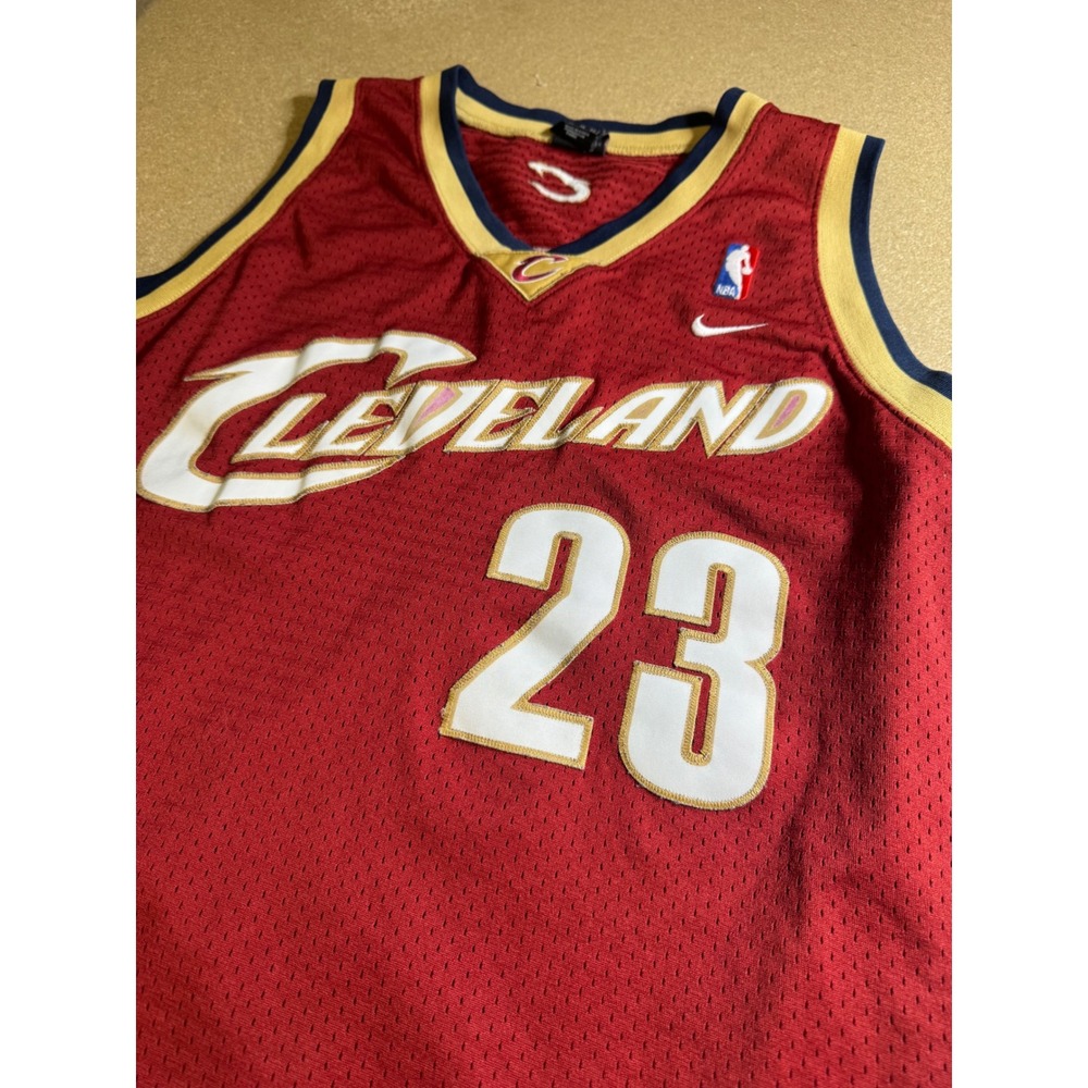 Nike Cleveland Cavaliers LeBron James 23 Jersey Mens XL Wine Red Basketball NBA
